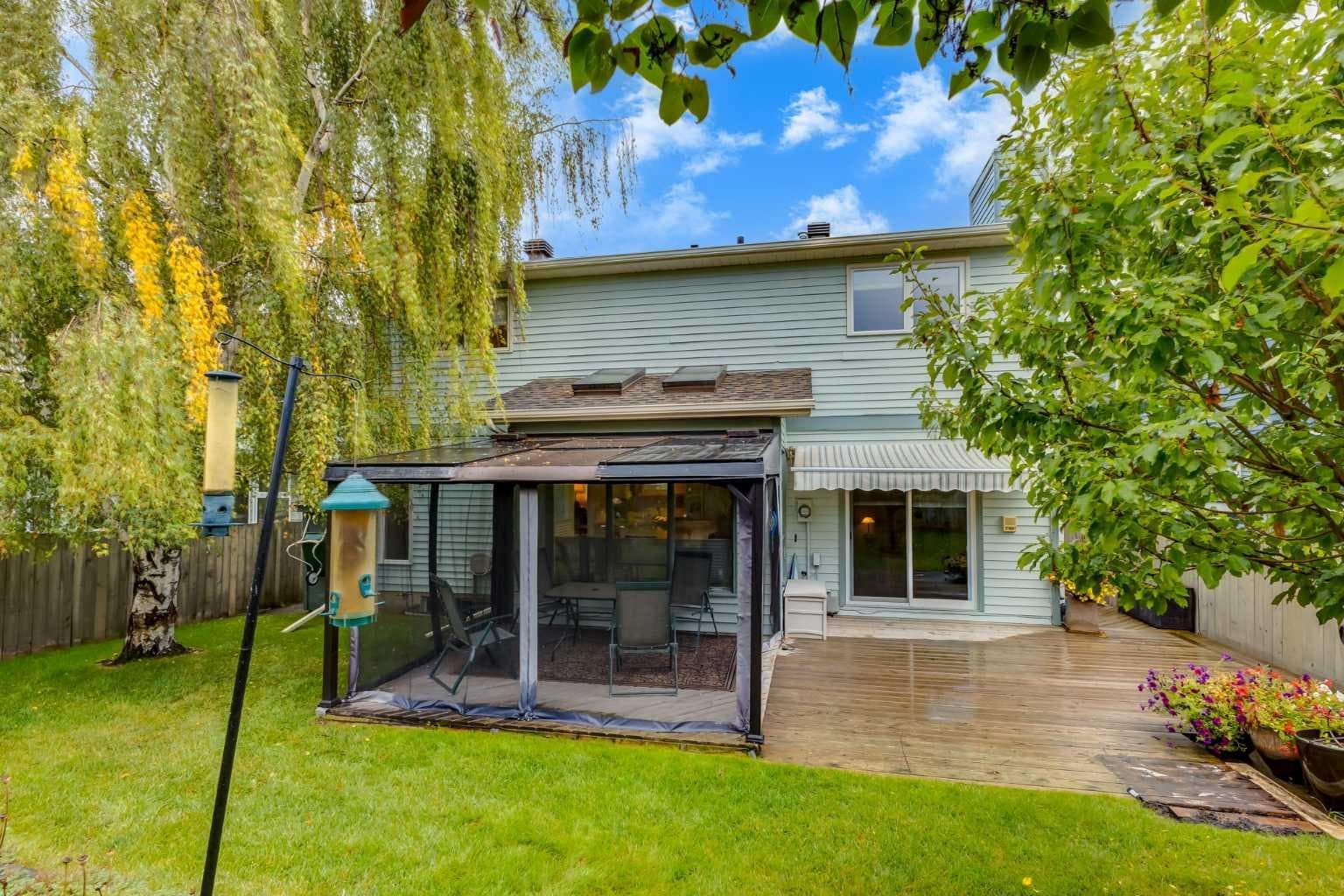 35 Millrise Way SW