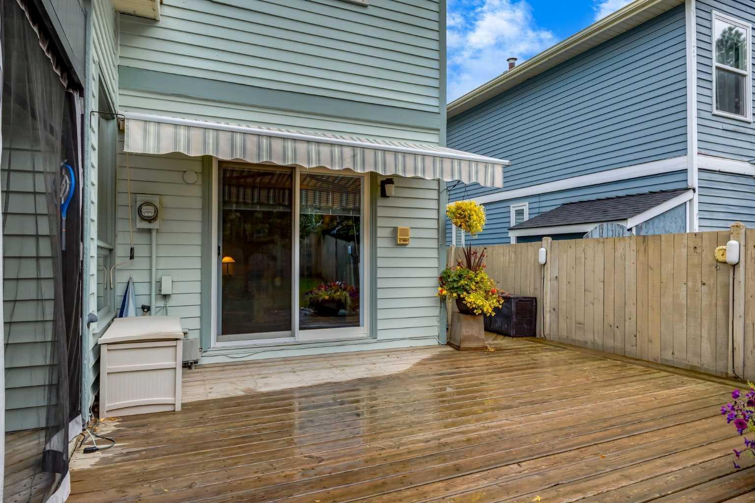 35 Millrise Way SW