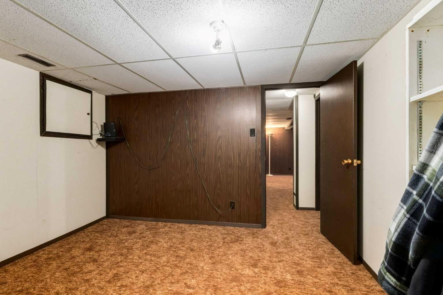 35 Millrise Way SW