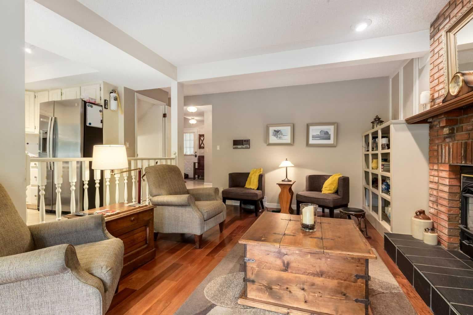 35 Millrise Way SW