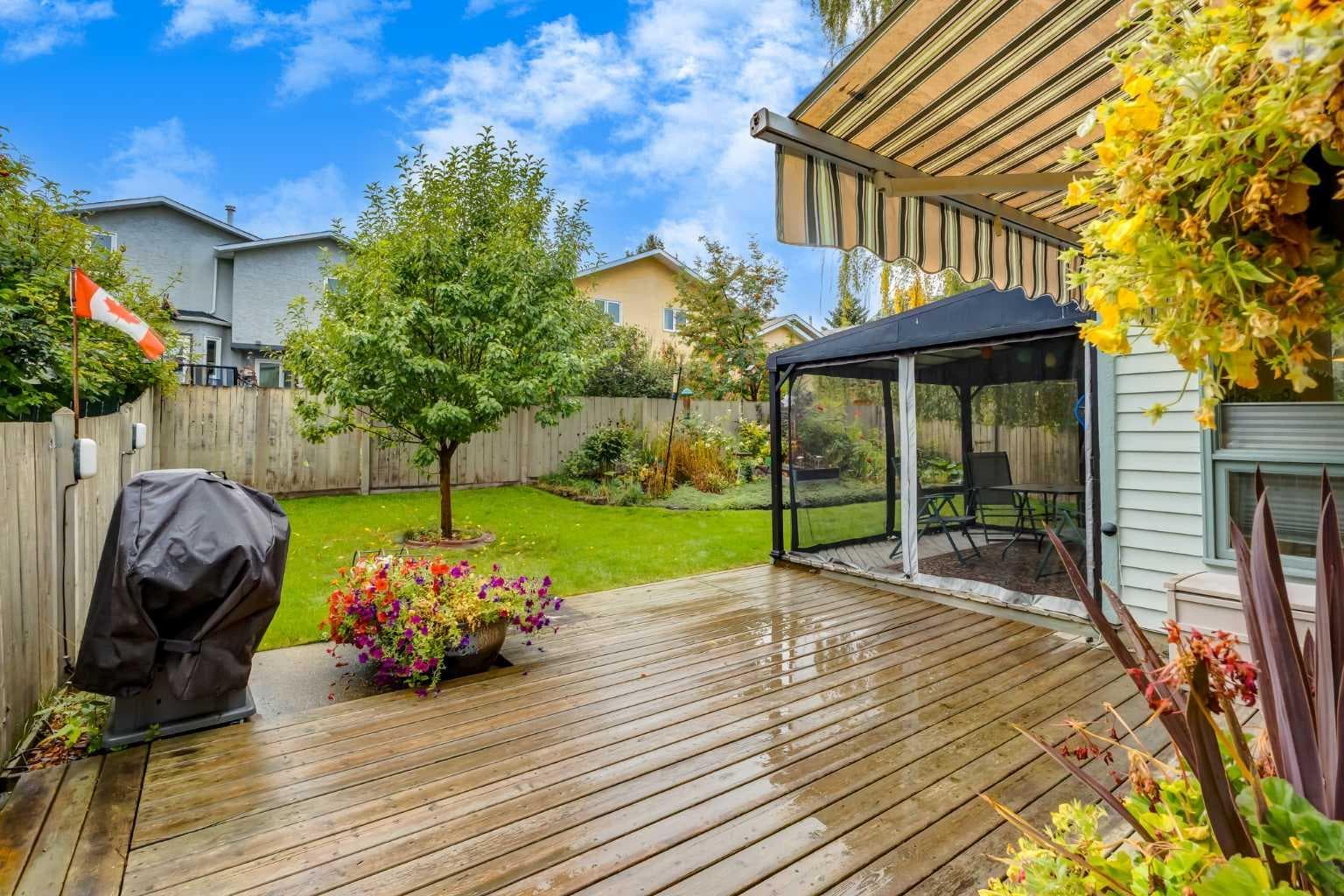 35 Millrise Way SW
