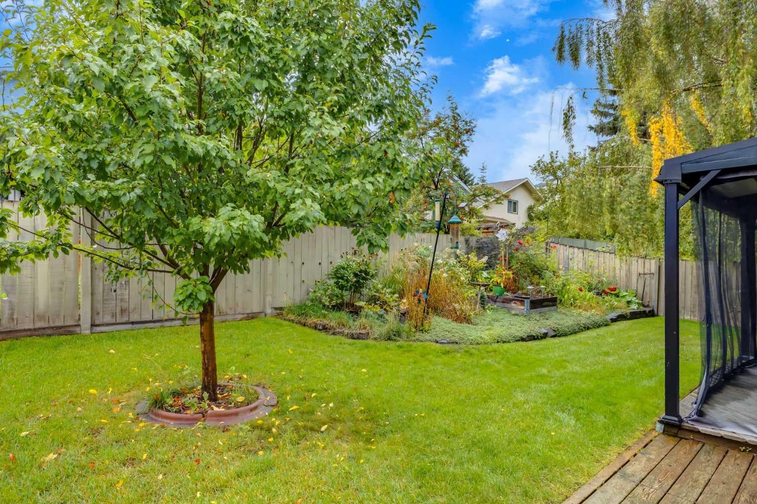 35 Millrise Way SW