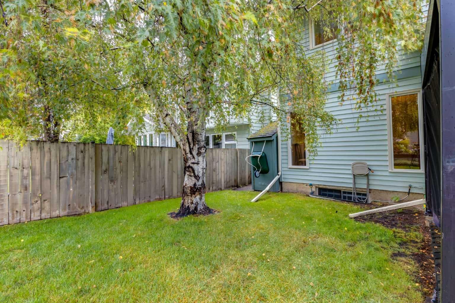 35 Millrise Way SW