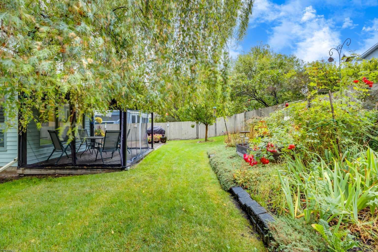 35 Millrise Way SW