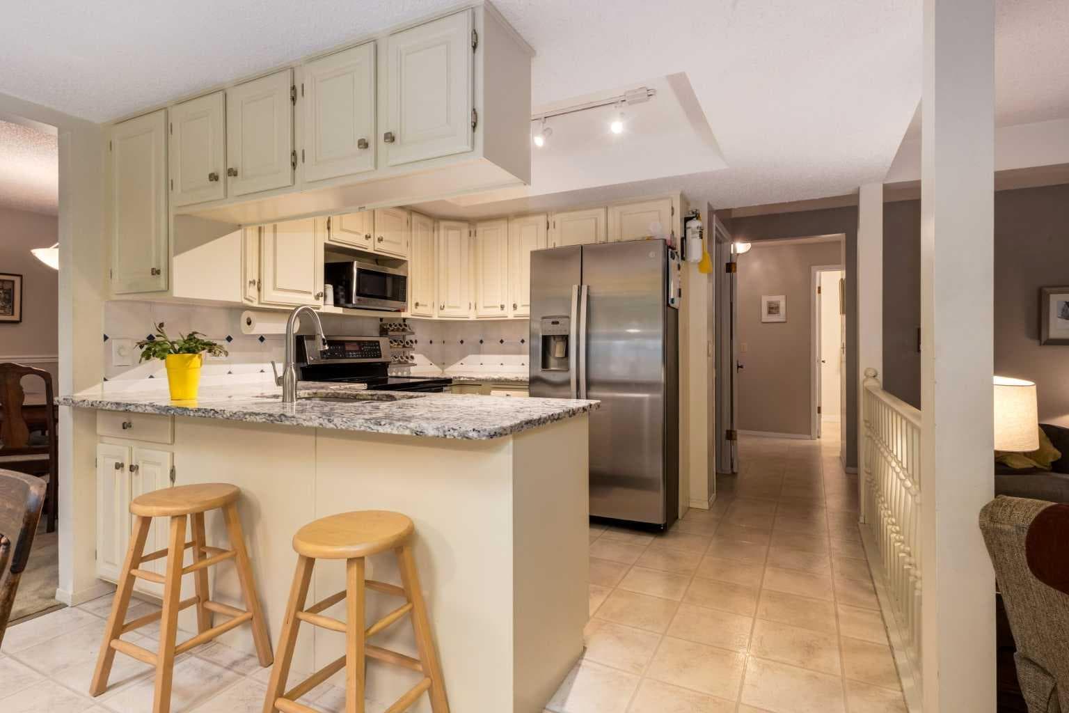 35 Millrise Way SW