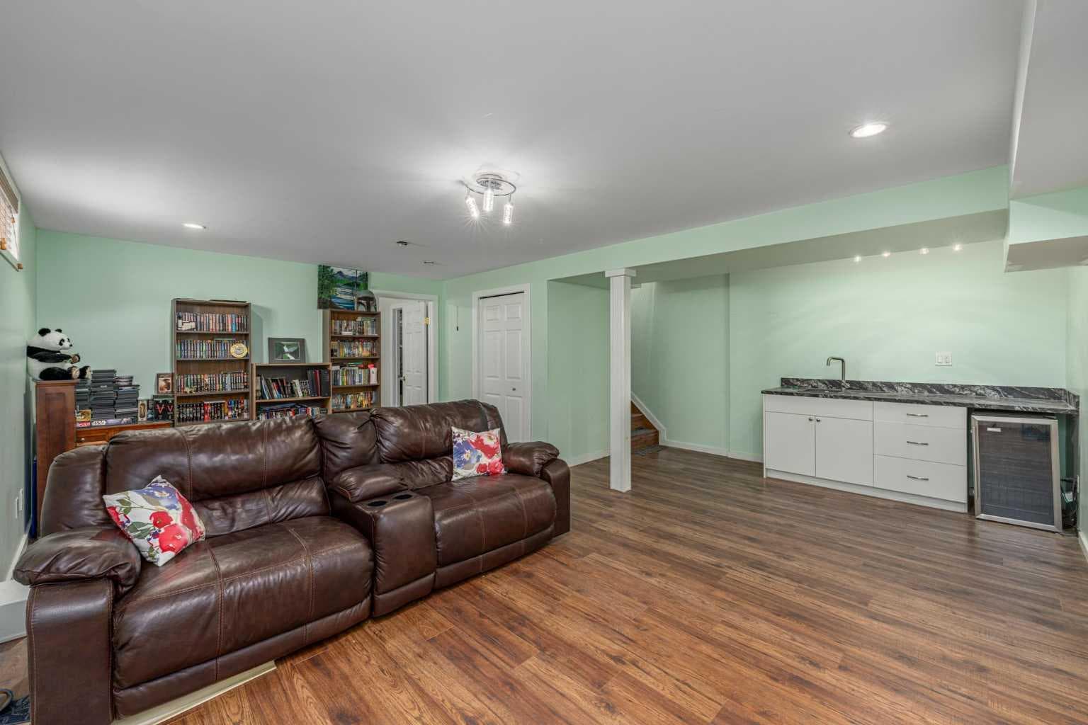 135 Sandarac Place NW