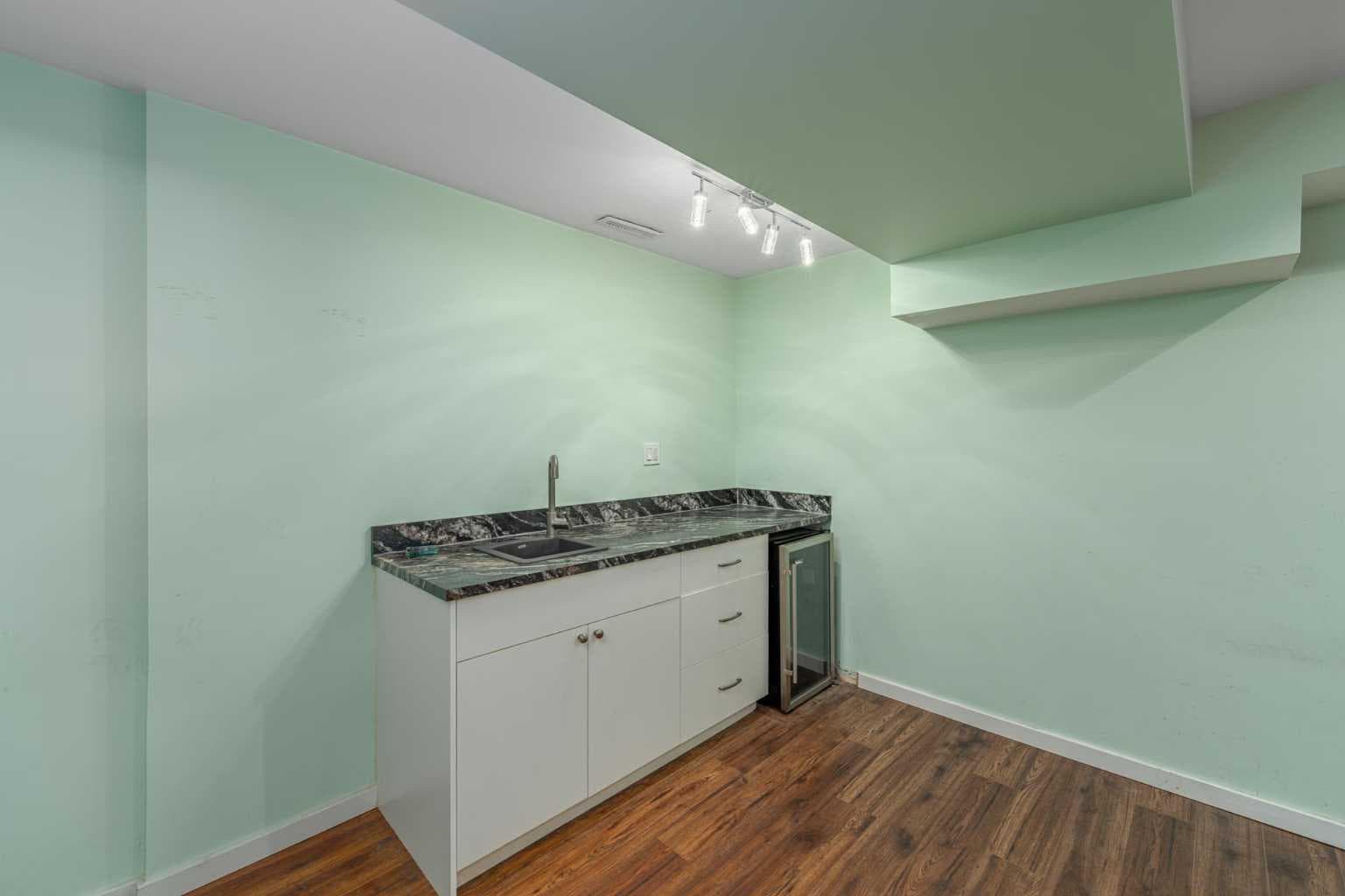 135 Sandarac Place NW