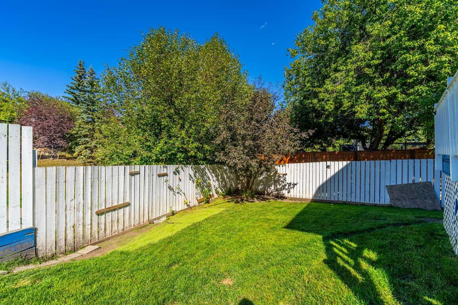 135 Sandarac Place NW