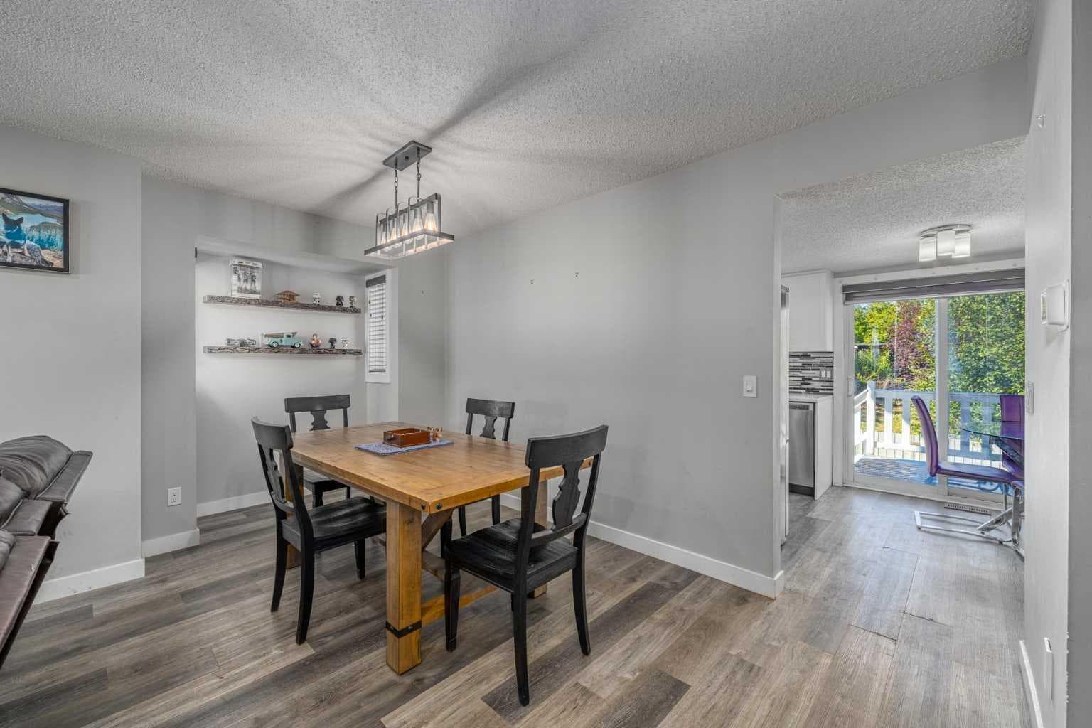 135 Sandarac Place NW