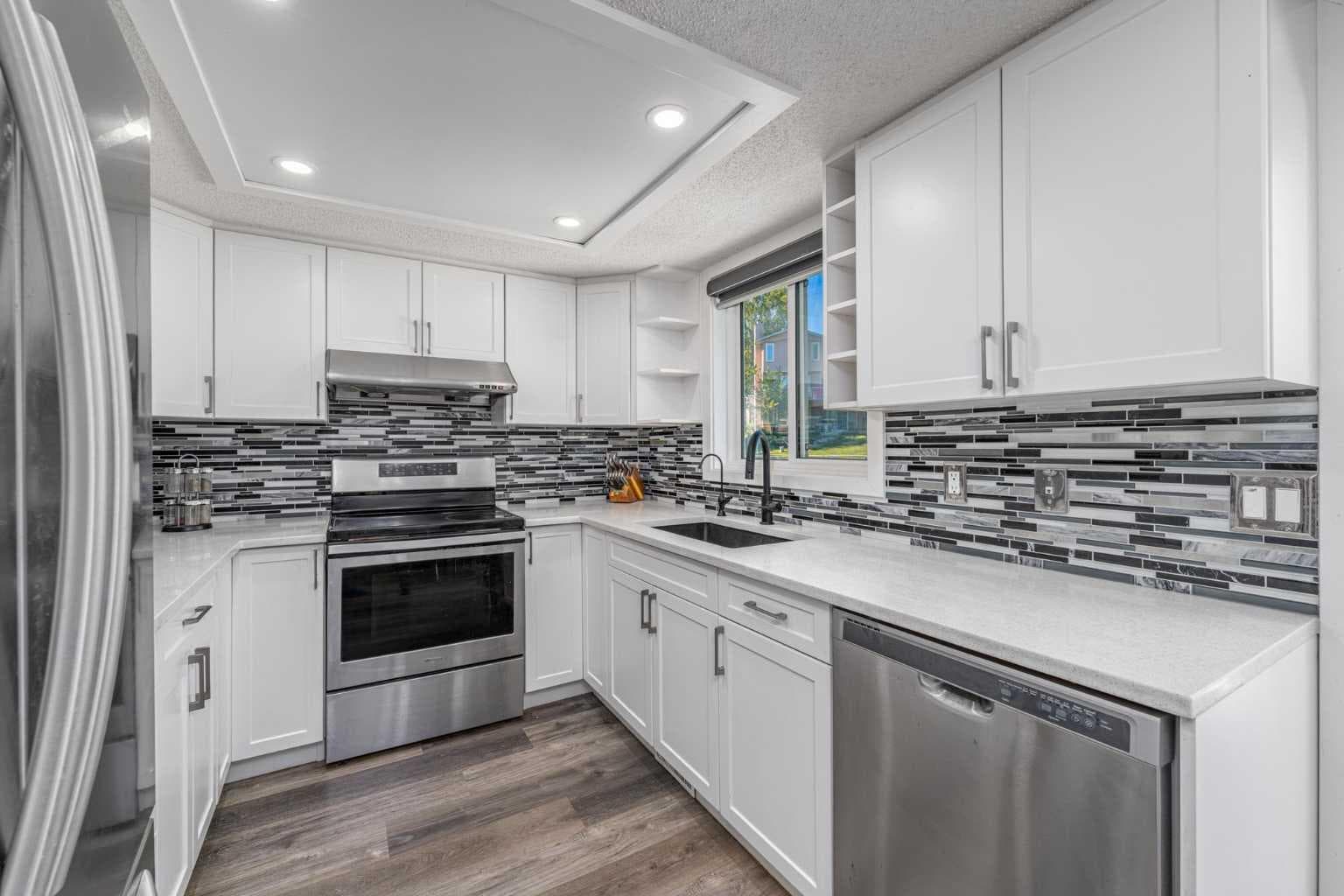 135 Sandarac Place NW