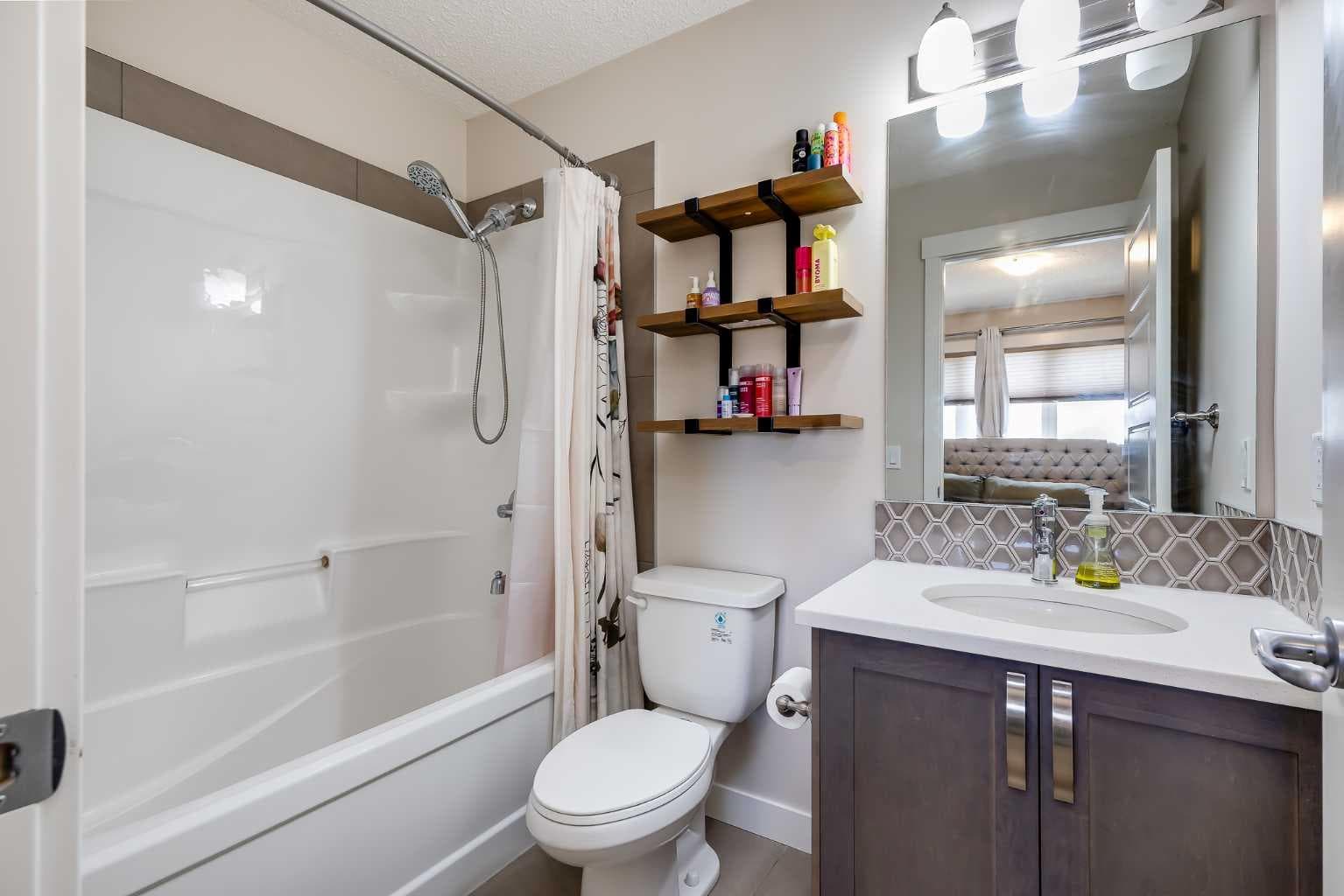 305, 2461 Baysprings Link SW