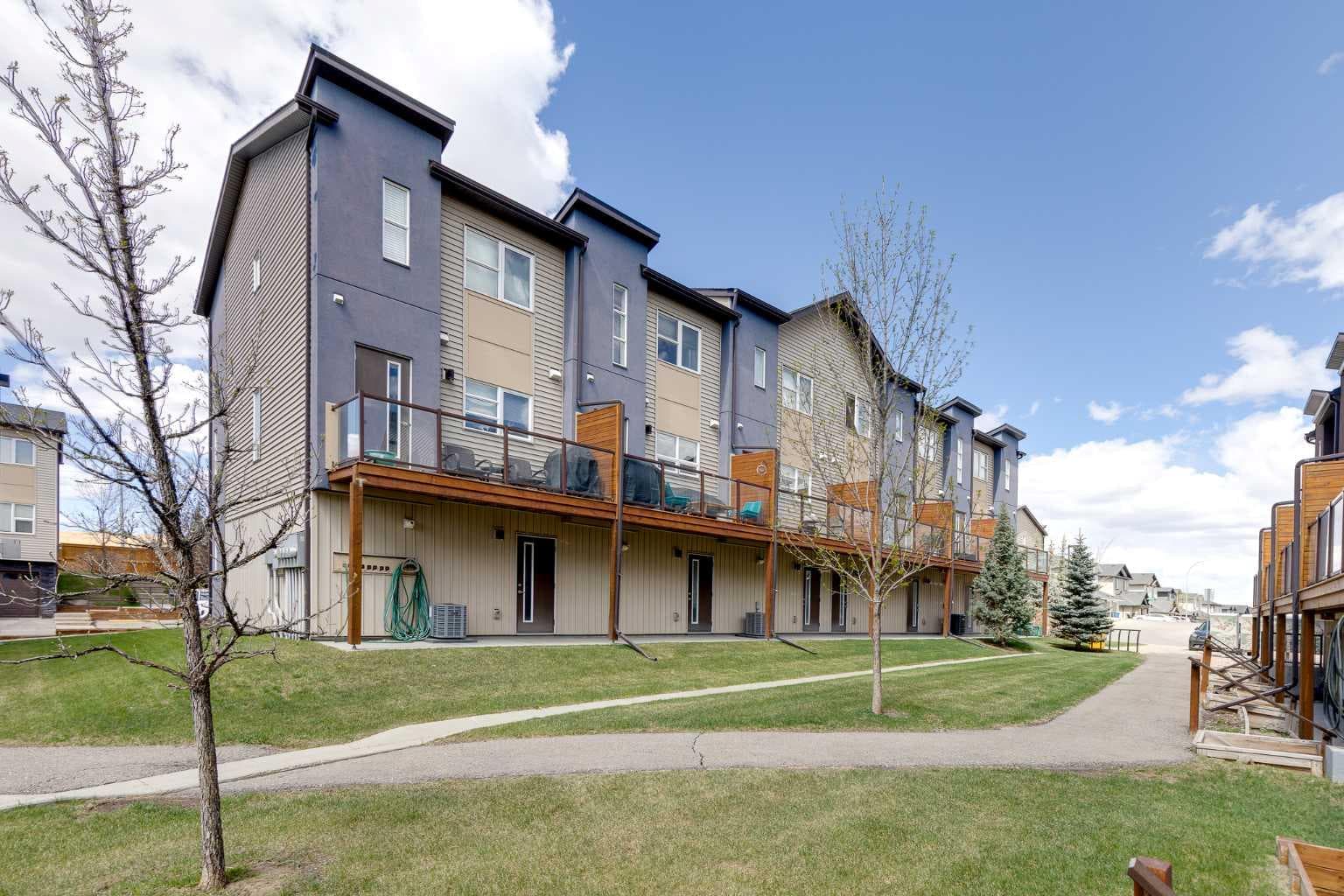 305, 2461 Baysprings Link SW
