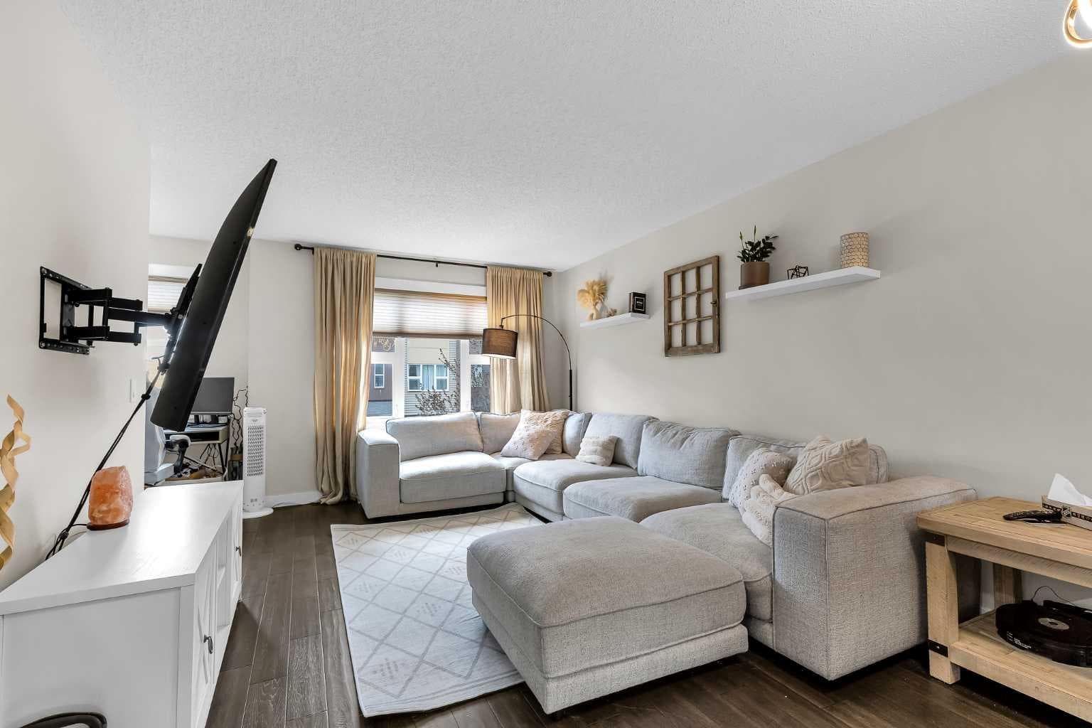 305, 2461 Baysprings Link SW
