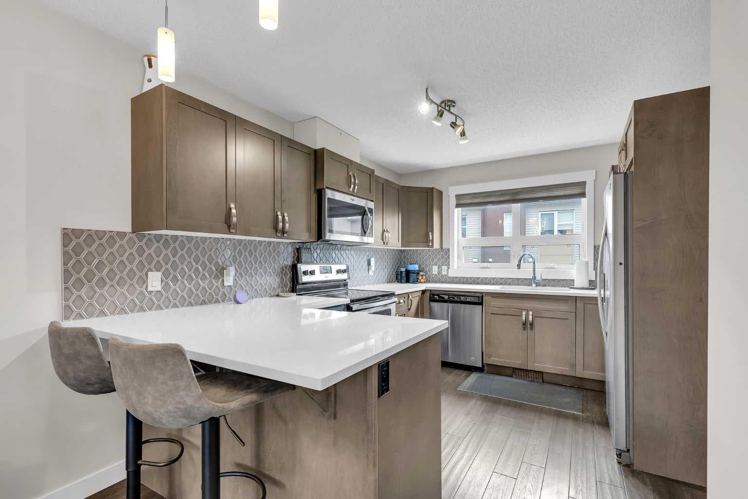 305, 2461 Baysprings Link SW