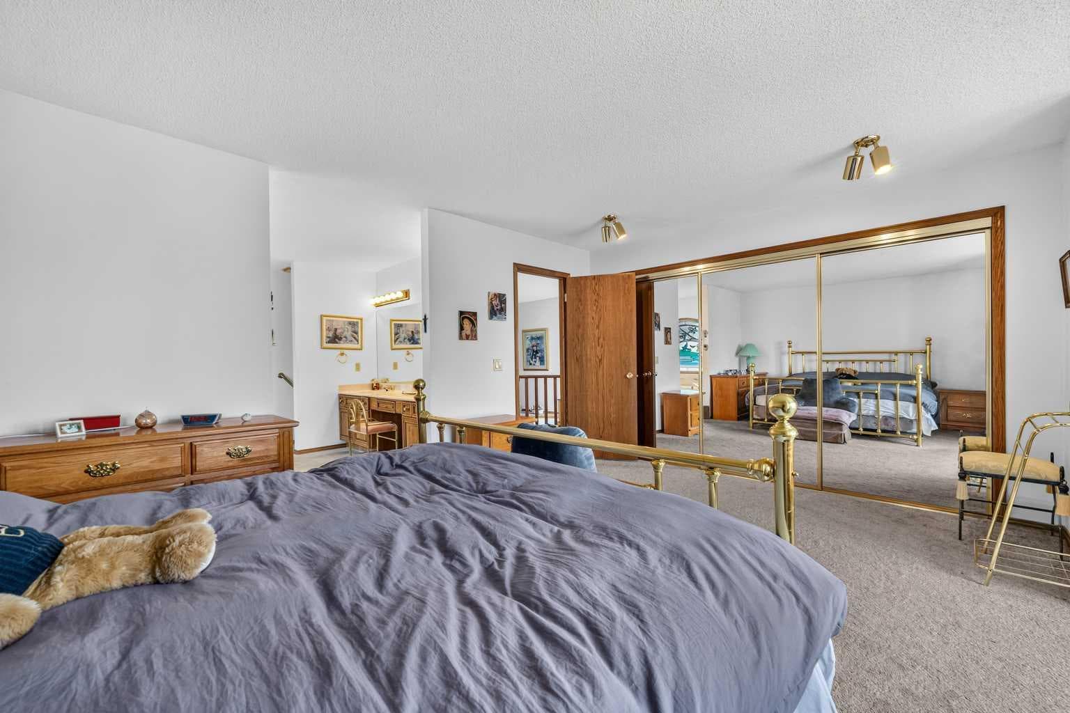 232 Hawkview Manor Circle NW