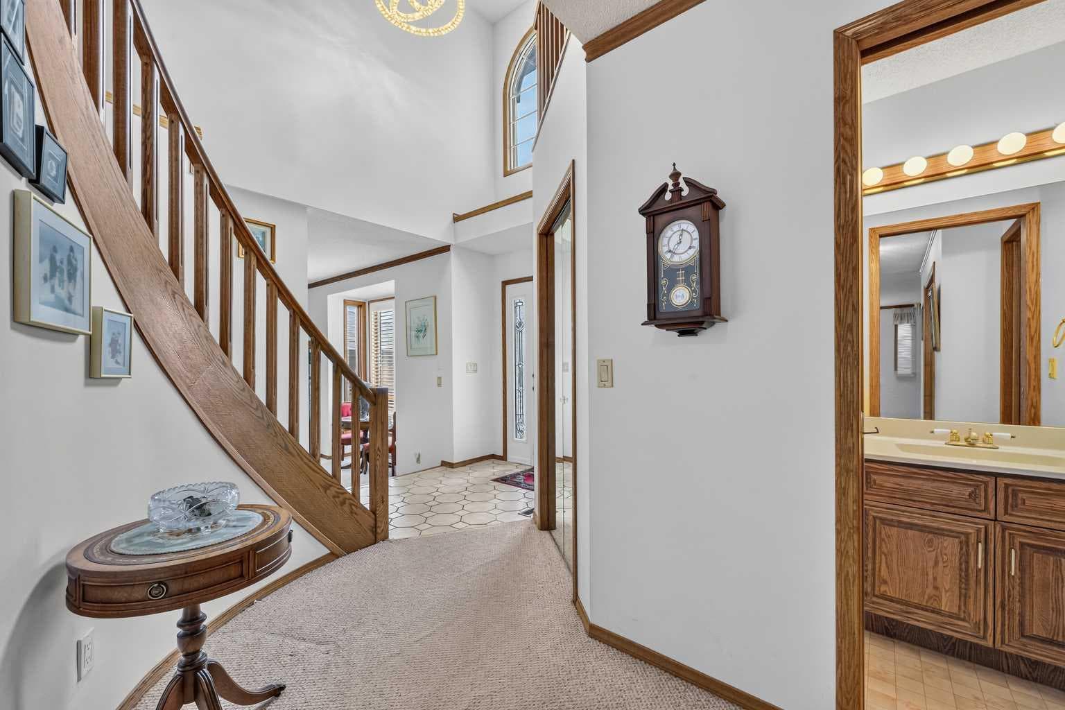 232 Hawkview Manor Circle NW