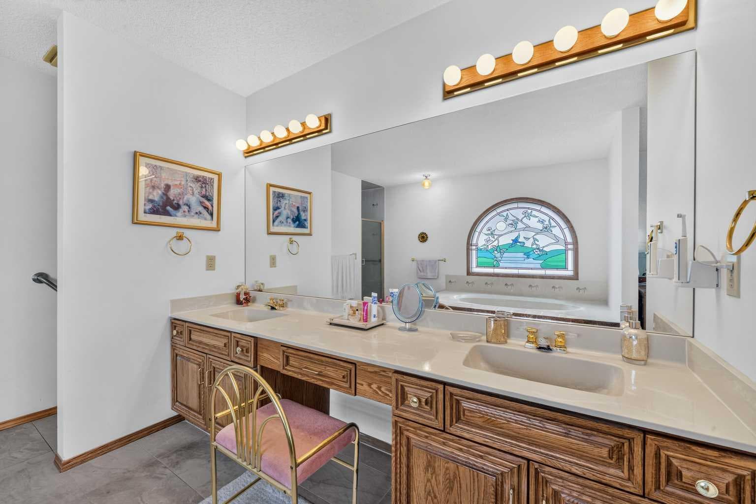 232 Hawkview Manor Circle NW