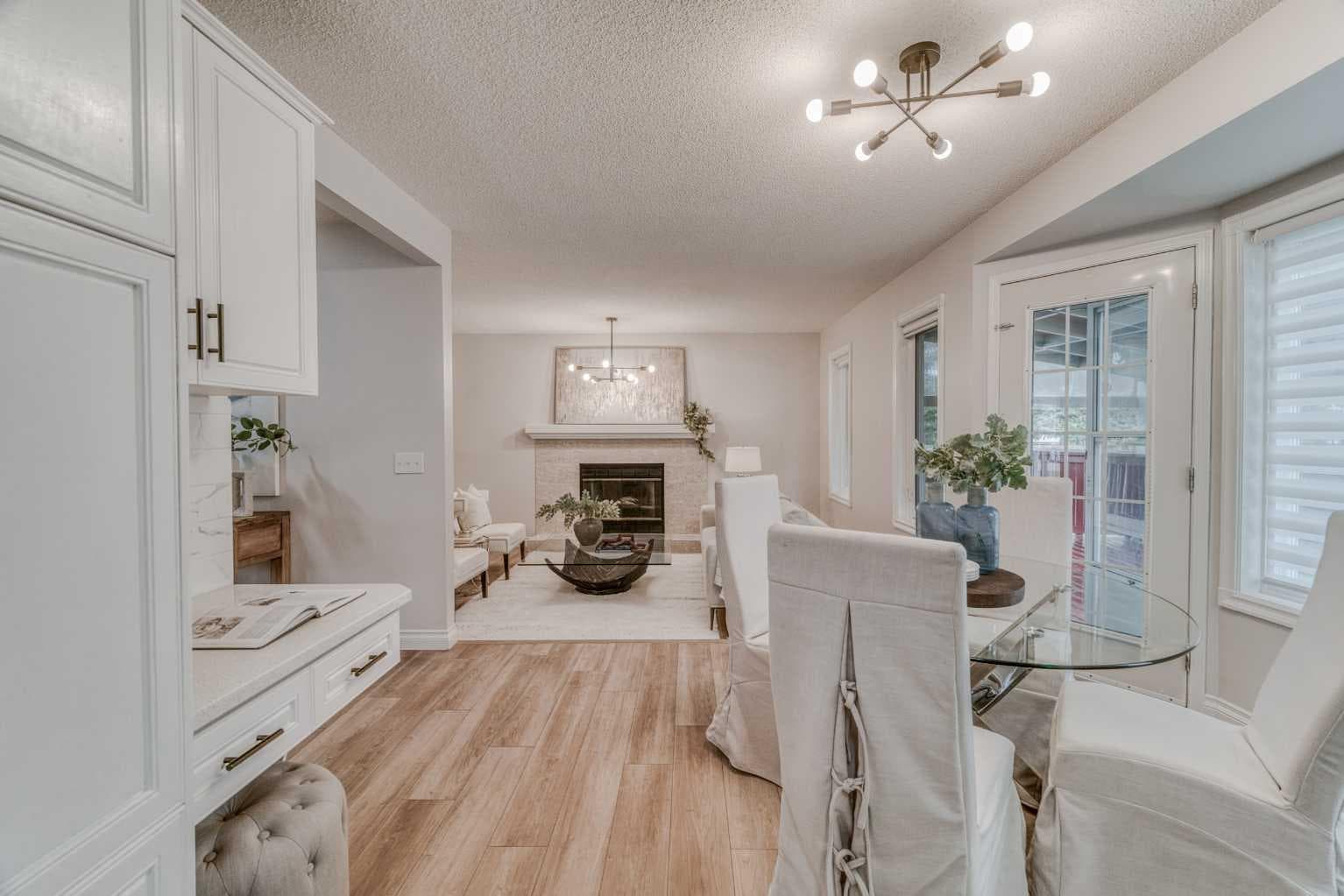 8286 Edgebrook Drive NW