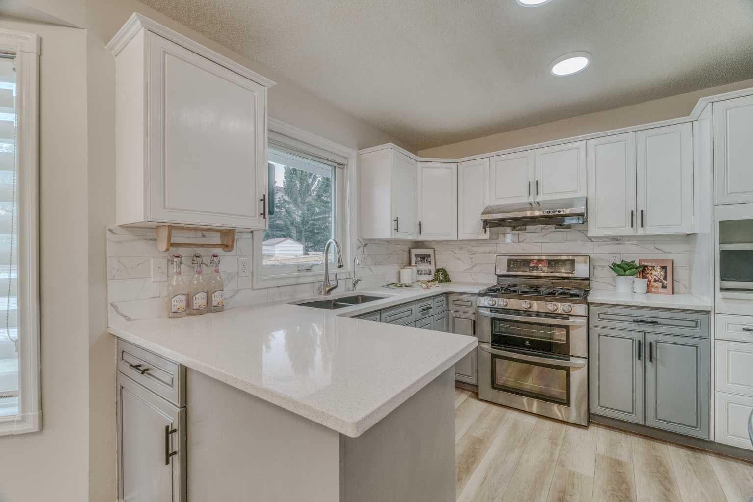 8286 Edgebrook Drive NW