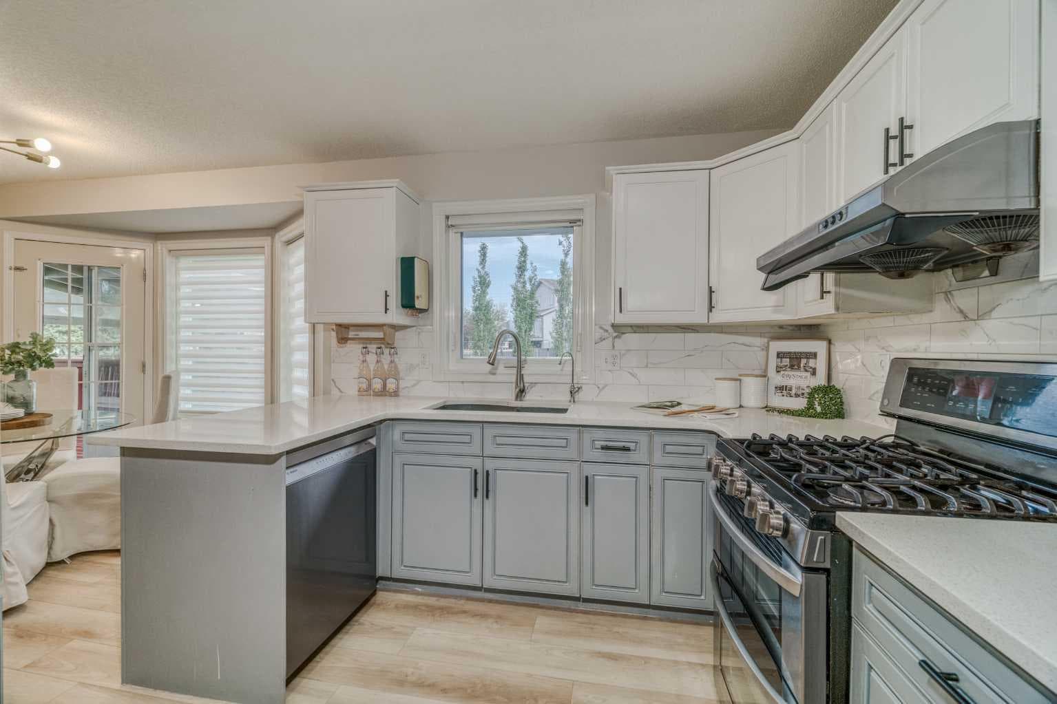 8286 Edgebrook Drive NW