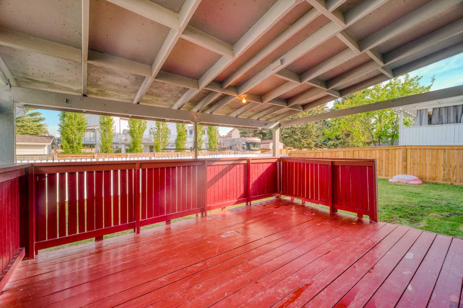 8286 Edgebrook Drive NW