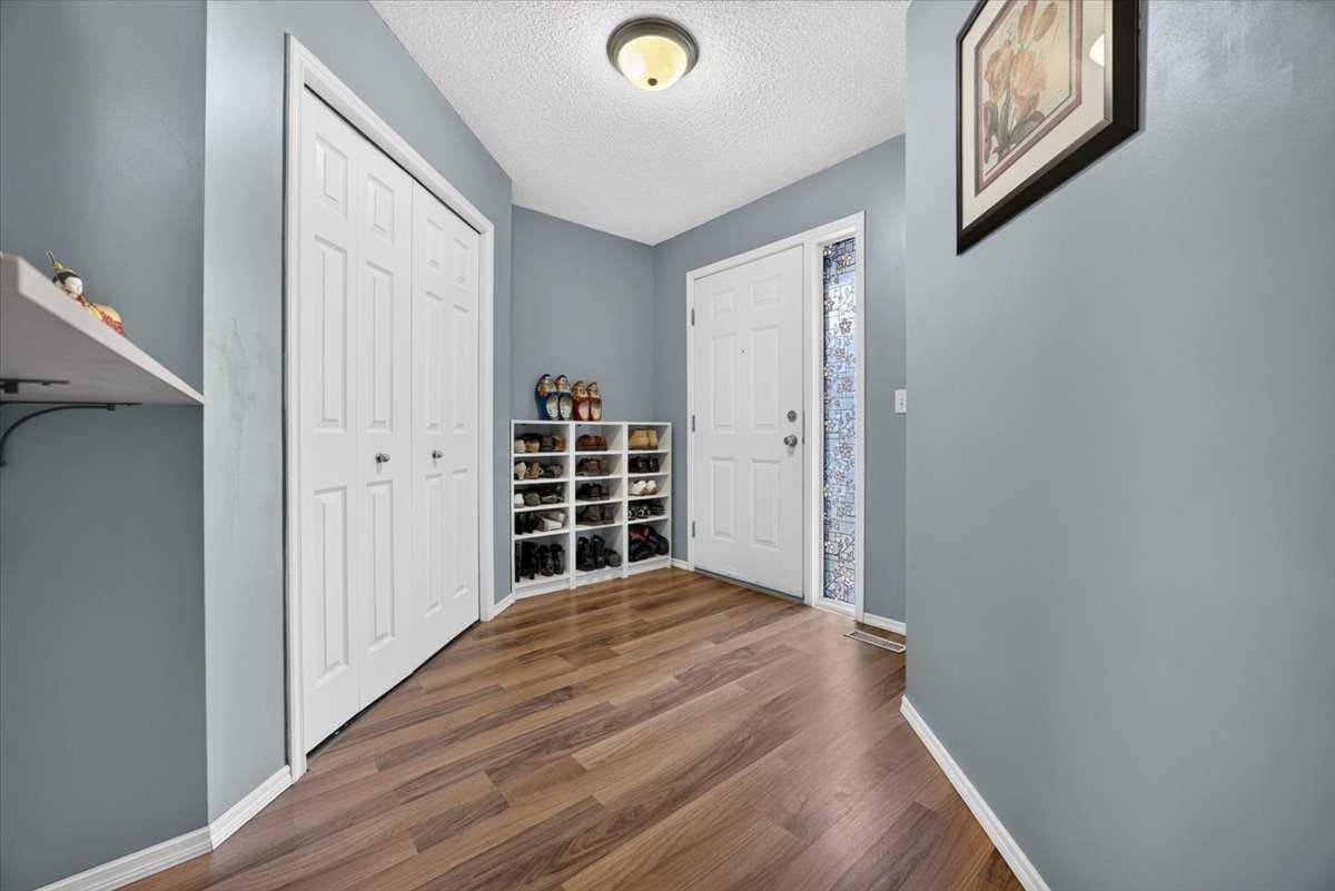 113 Canoe Square SW