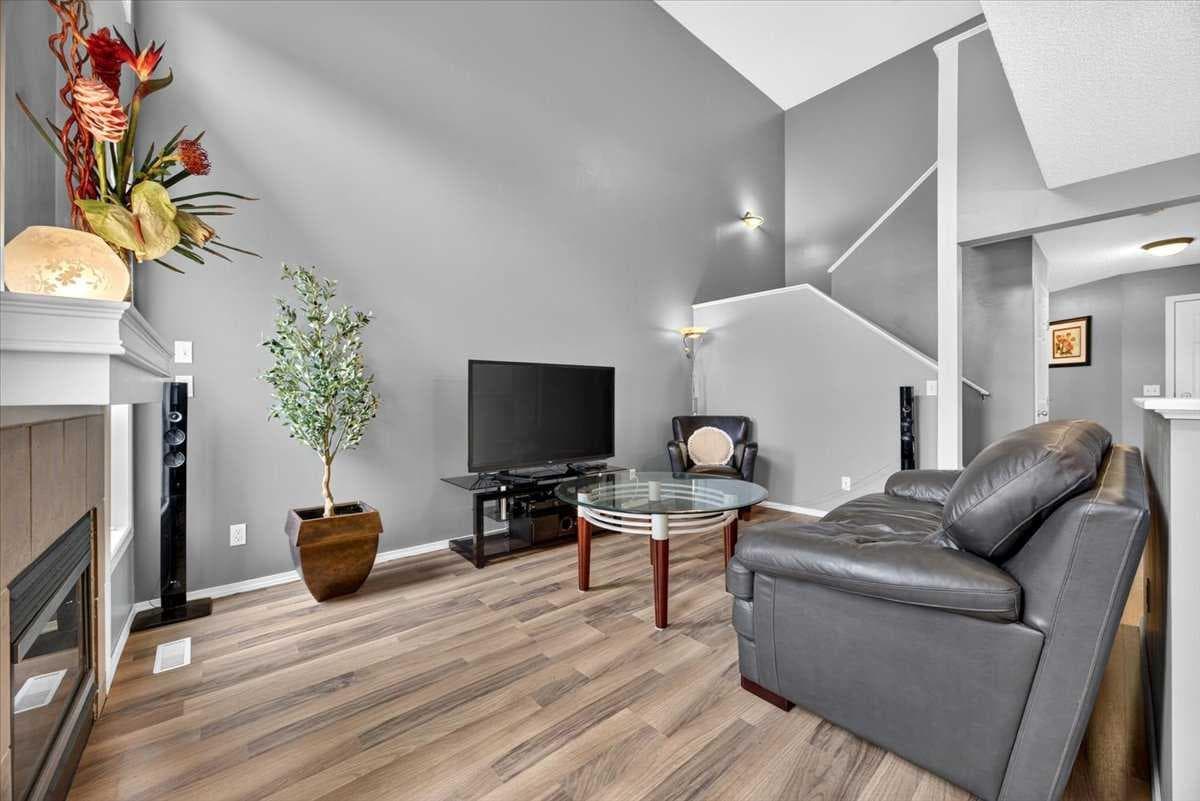 113 Canoe Square SW