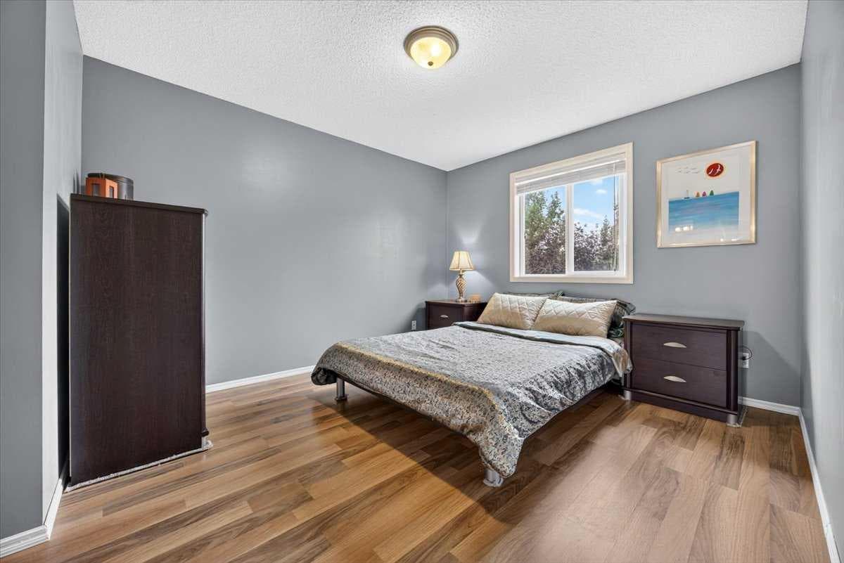113 Canoe Square SW
