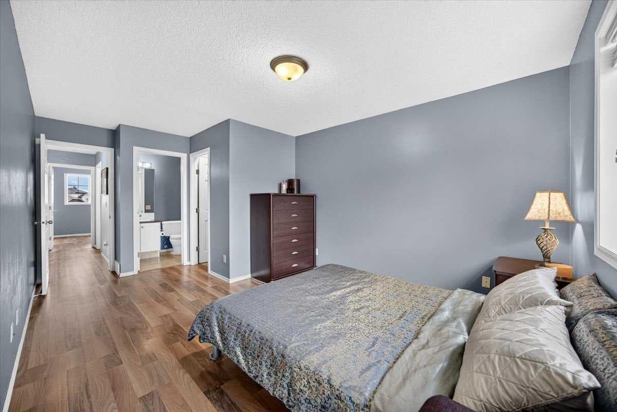 113 Canoe Square SW