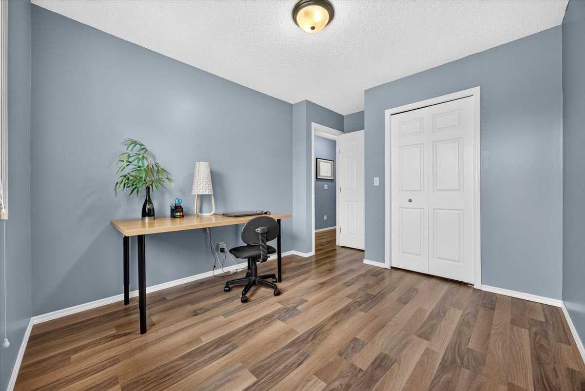 113 Canoe Square SW