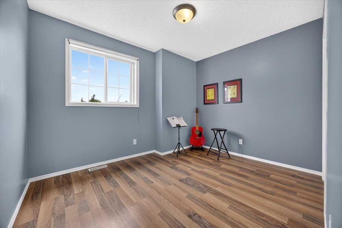 113 Canoe Square SW