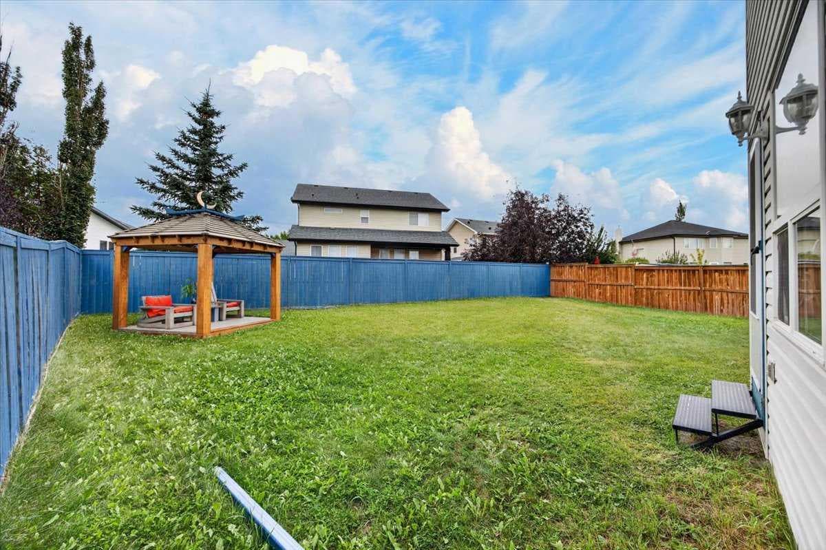 113 Canoe Square SW