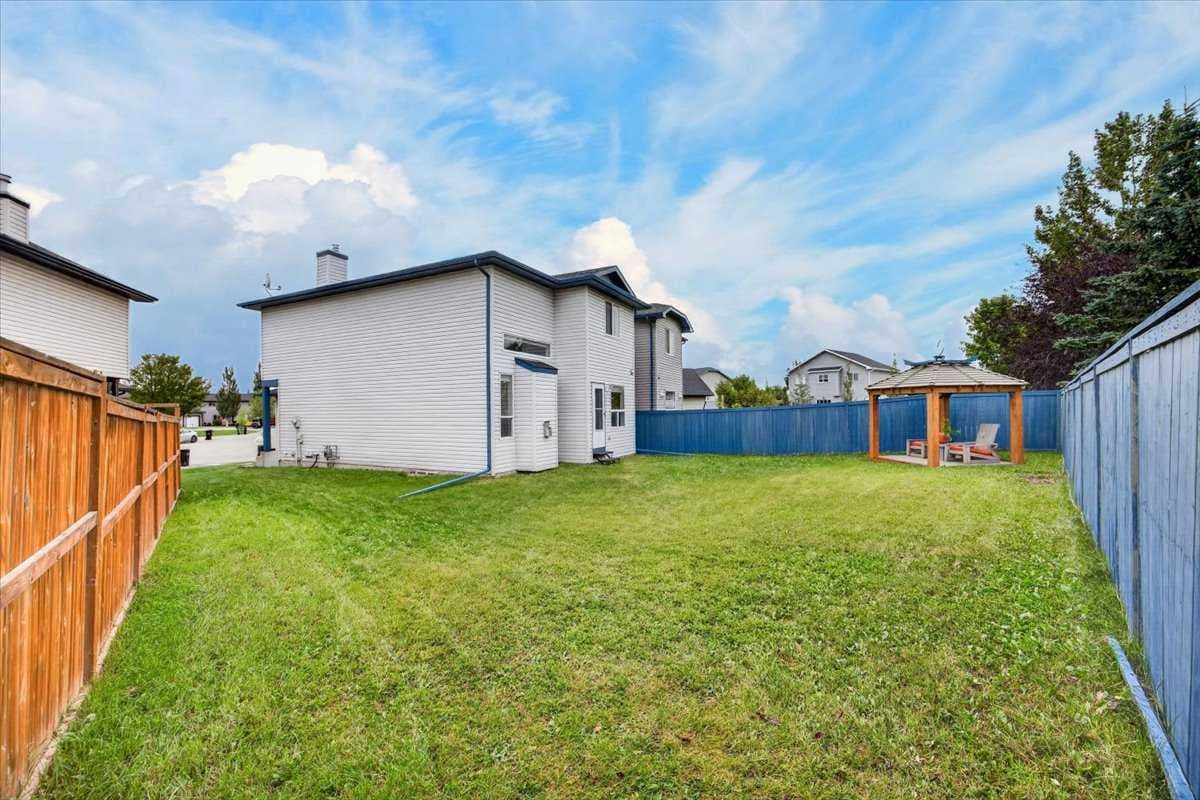 113 Canoe Square SW