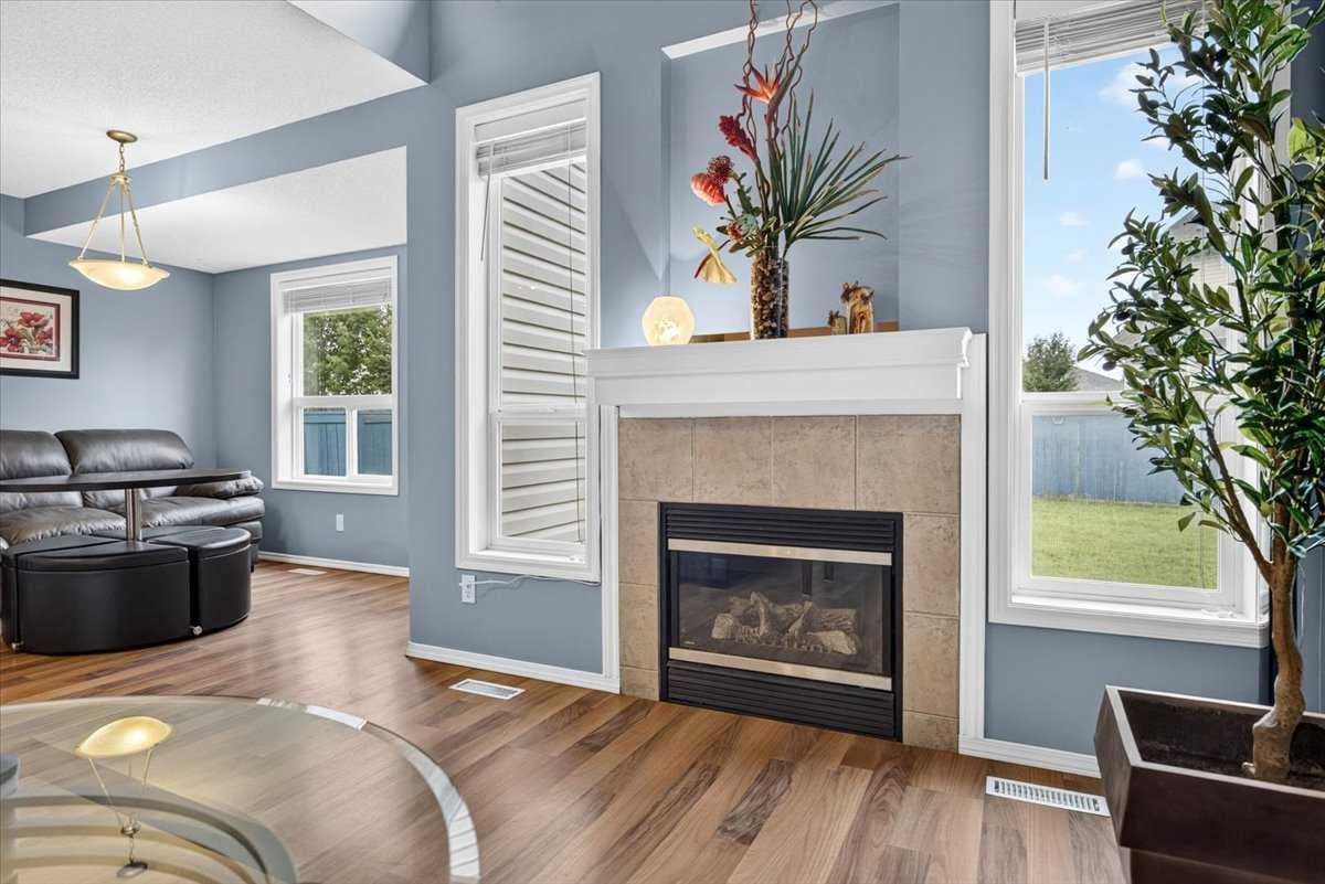 113 Canoe Square SW