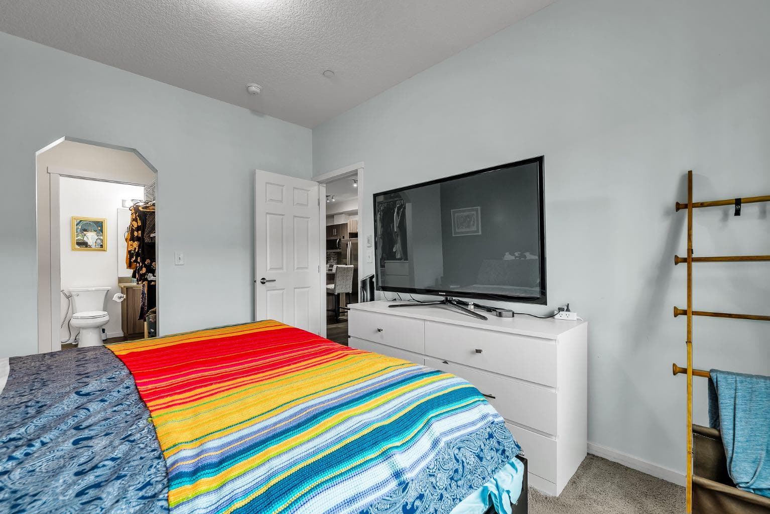 3305, 215 Legacy Boulevard SE