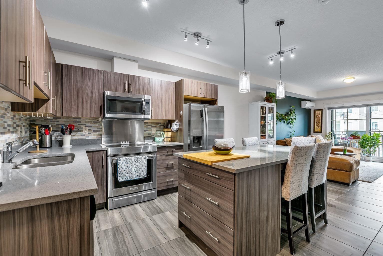3305, 215 Legacy Boulevard SE