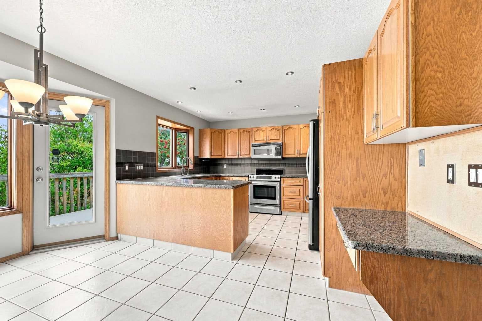 361 Santana Bay NW