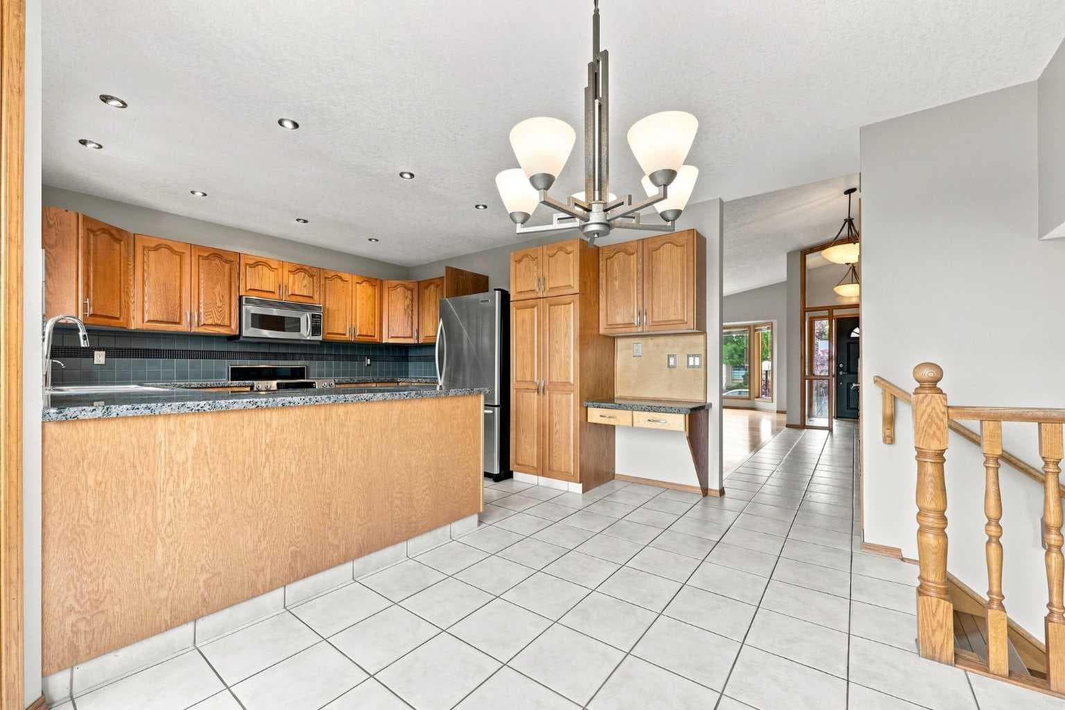 361 Santana Bay NW
