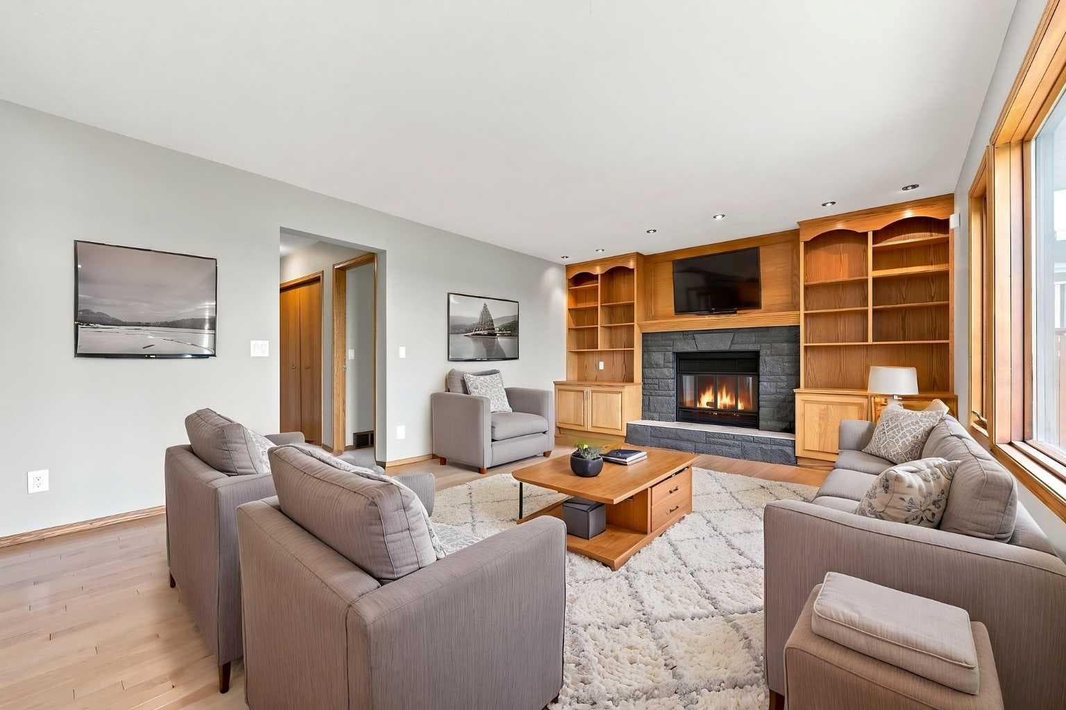 361 Santana Bay NW