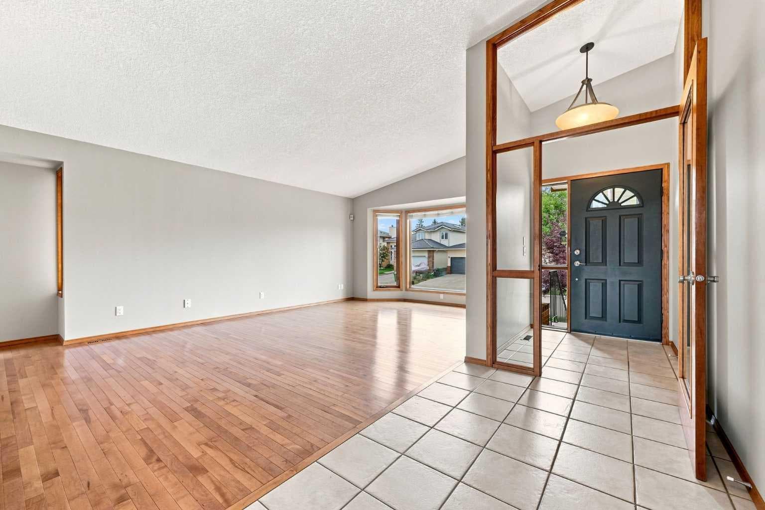 361 Santana Bay NW