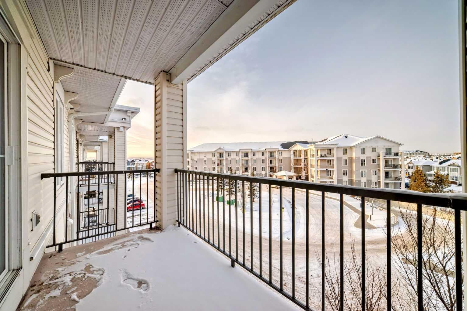 2413, 333 Taravista Drive NE