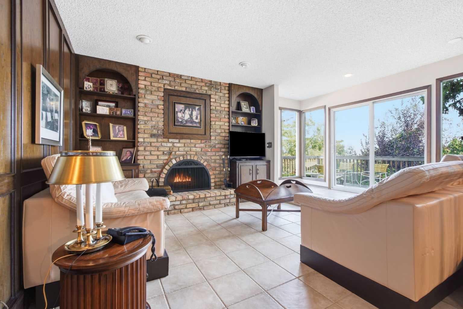 336 Pump Hill Crescent SW