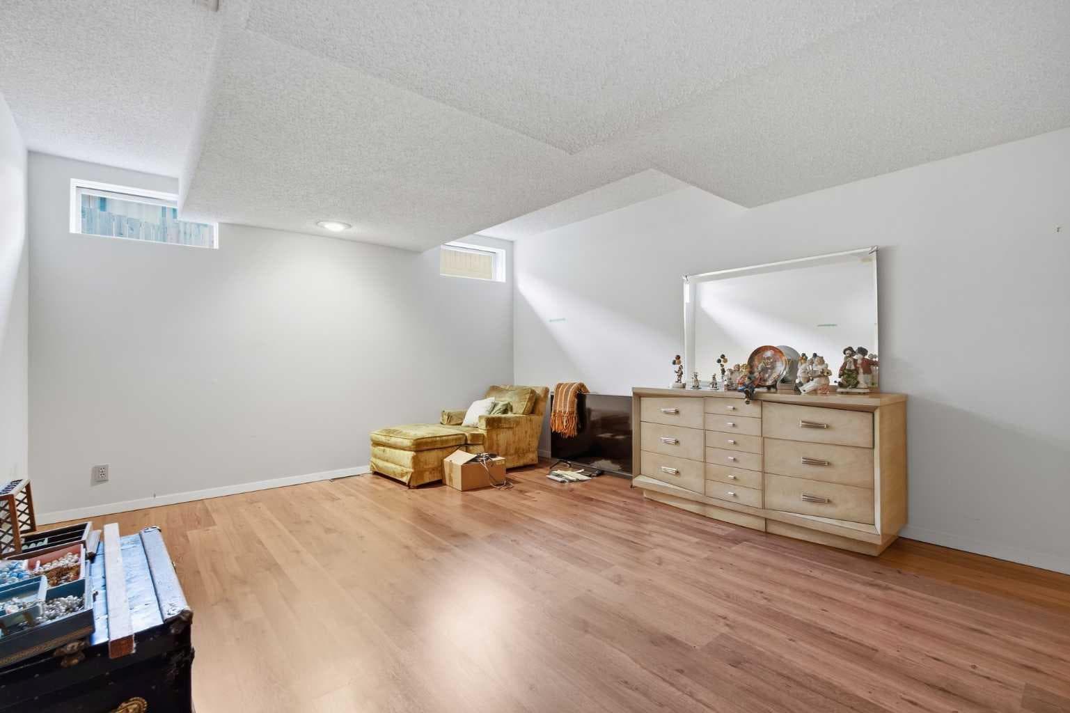 336 Pump Hill Crescent SW