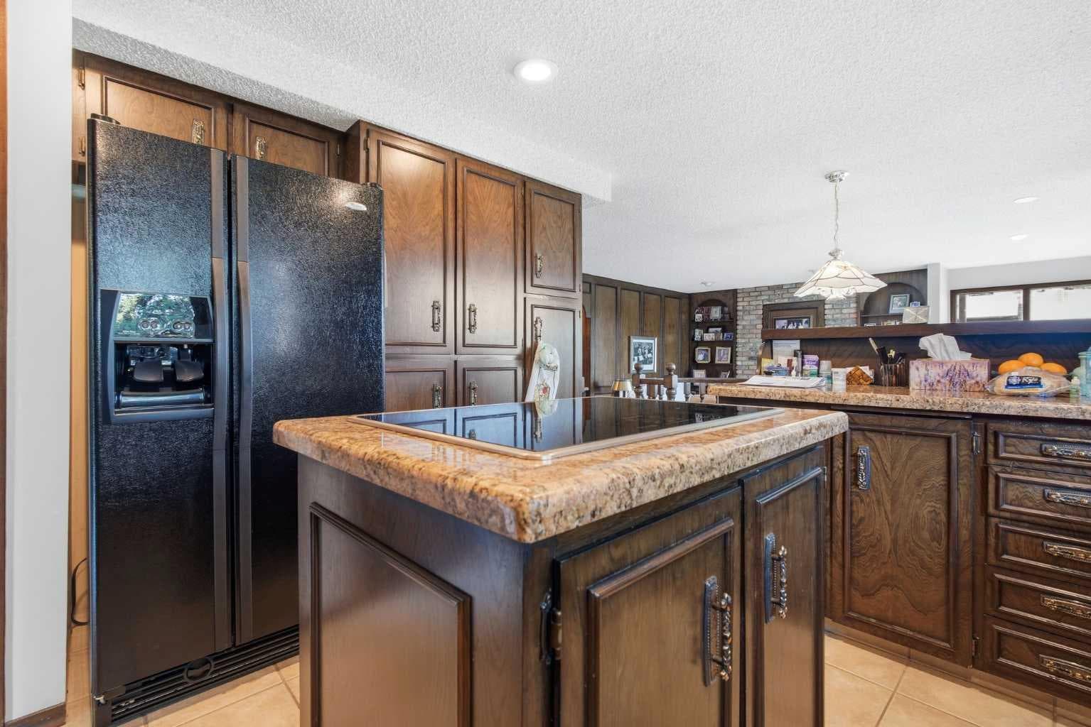 336 Pump Hill Crescent SW