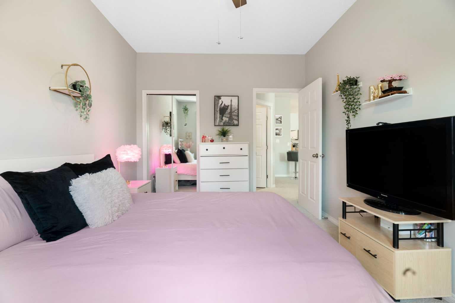 1301, 7451 Springbank Boulevard SW