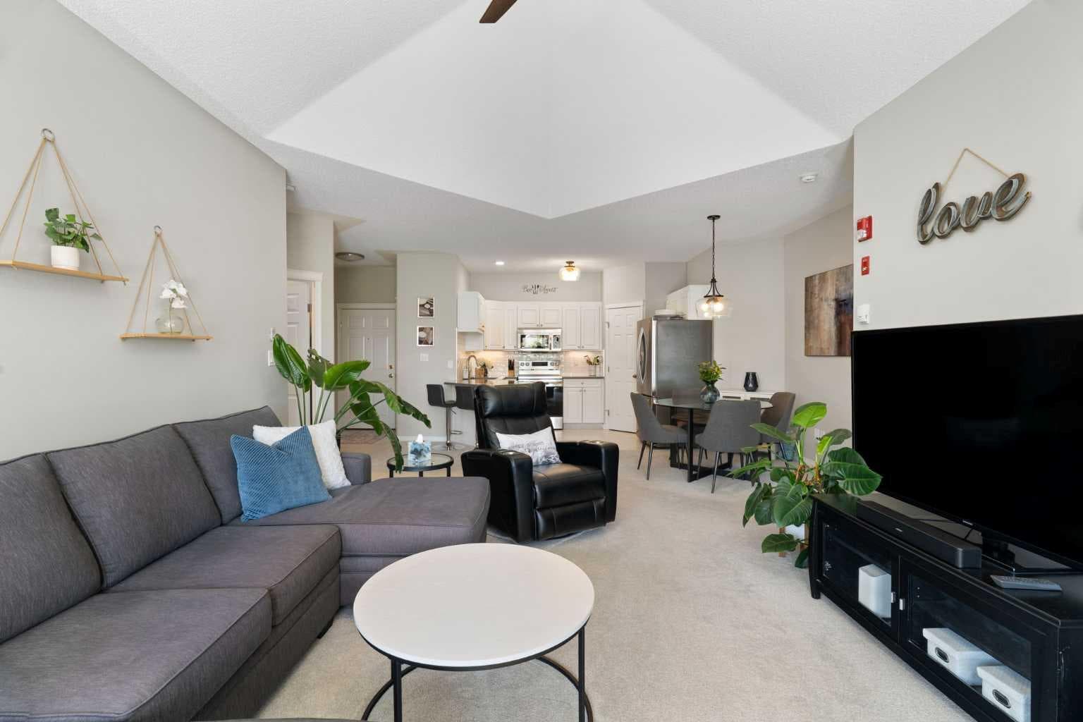 1301, 7451 Springbank Boulevard SW