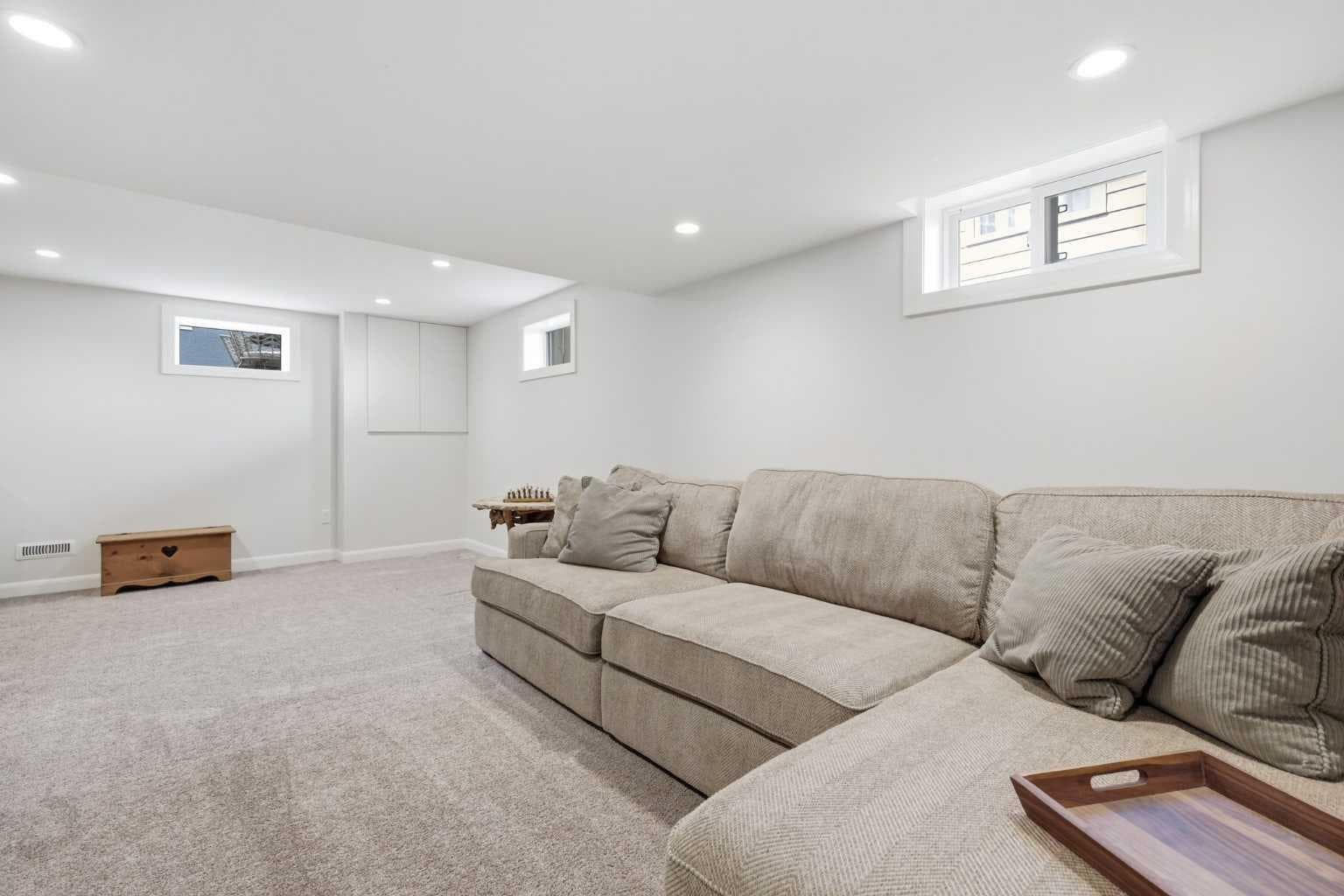 23 Winslow Crescent SW