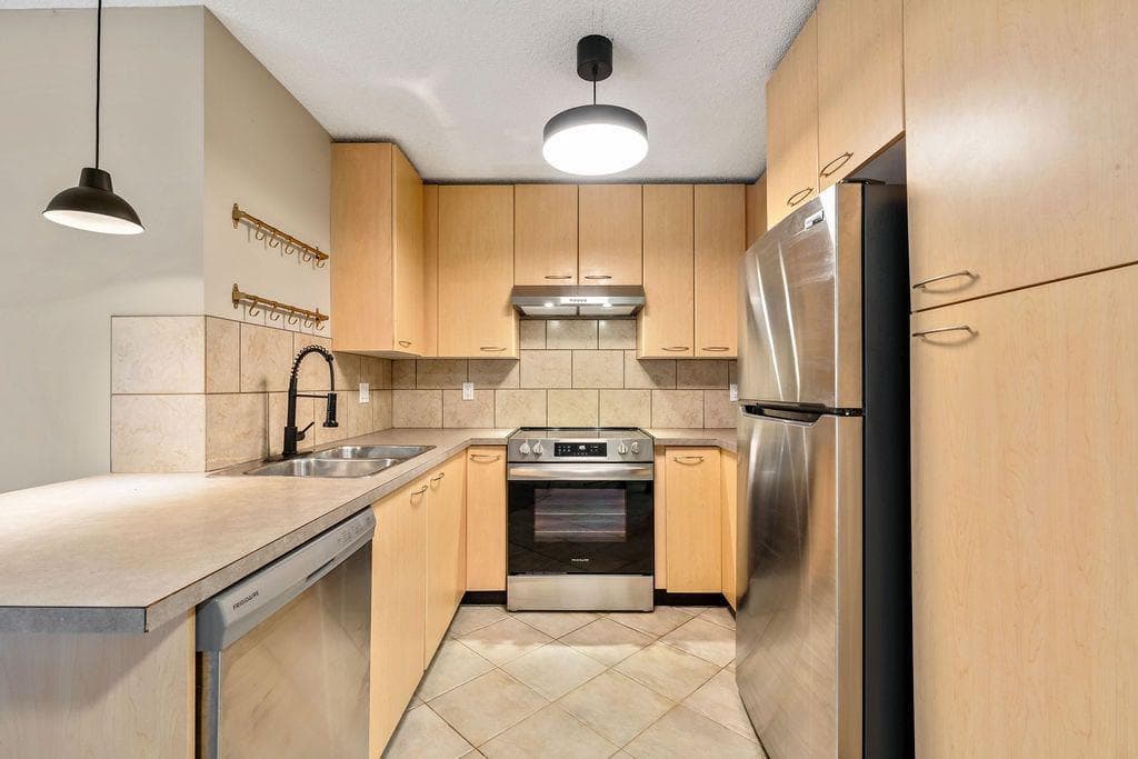 133, 22 Richard Place SW