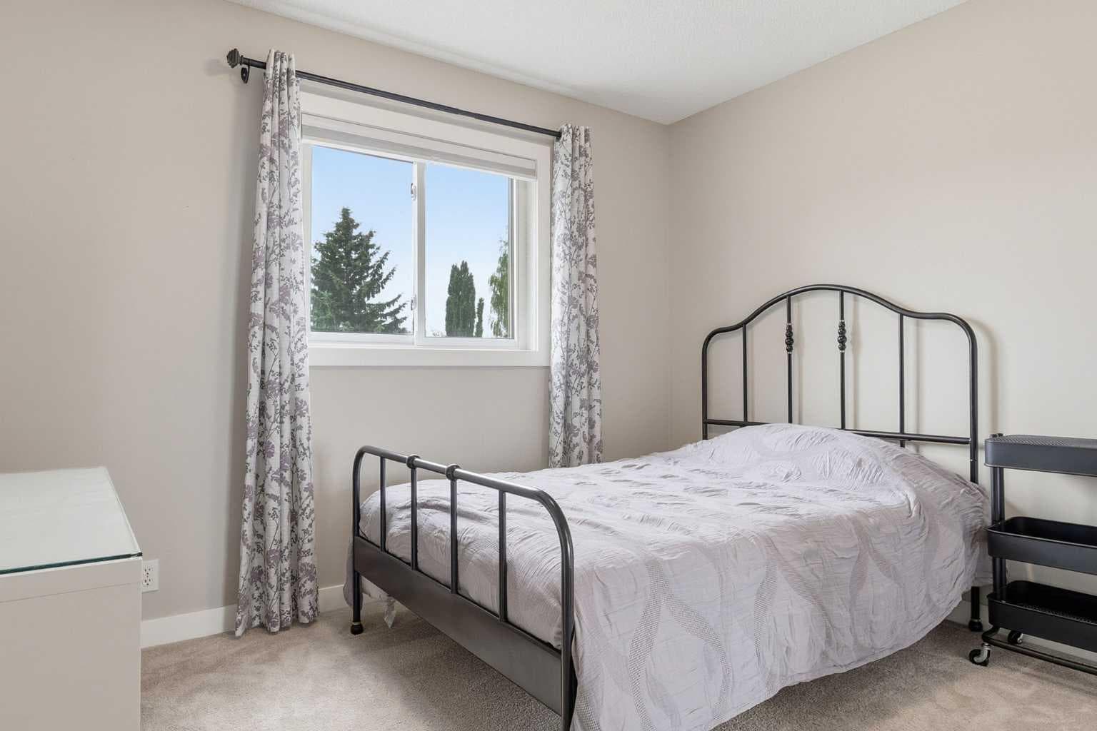 76 Douglas Park Boulevard SE