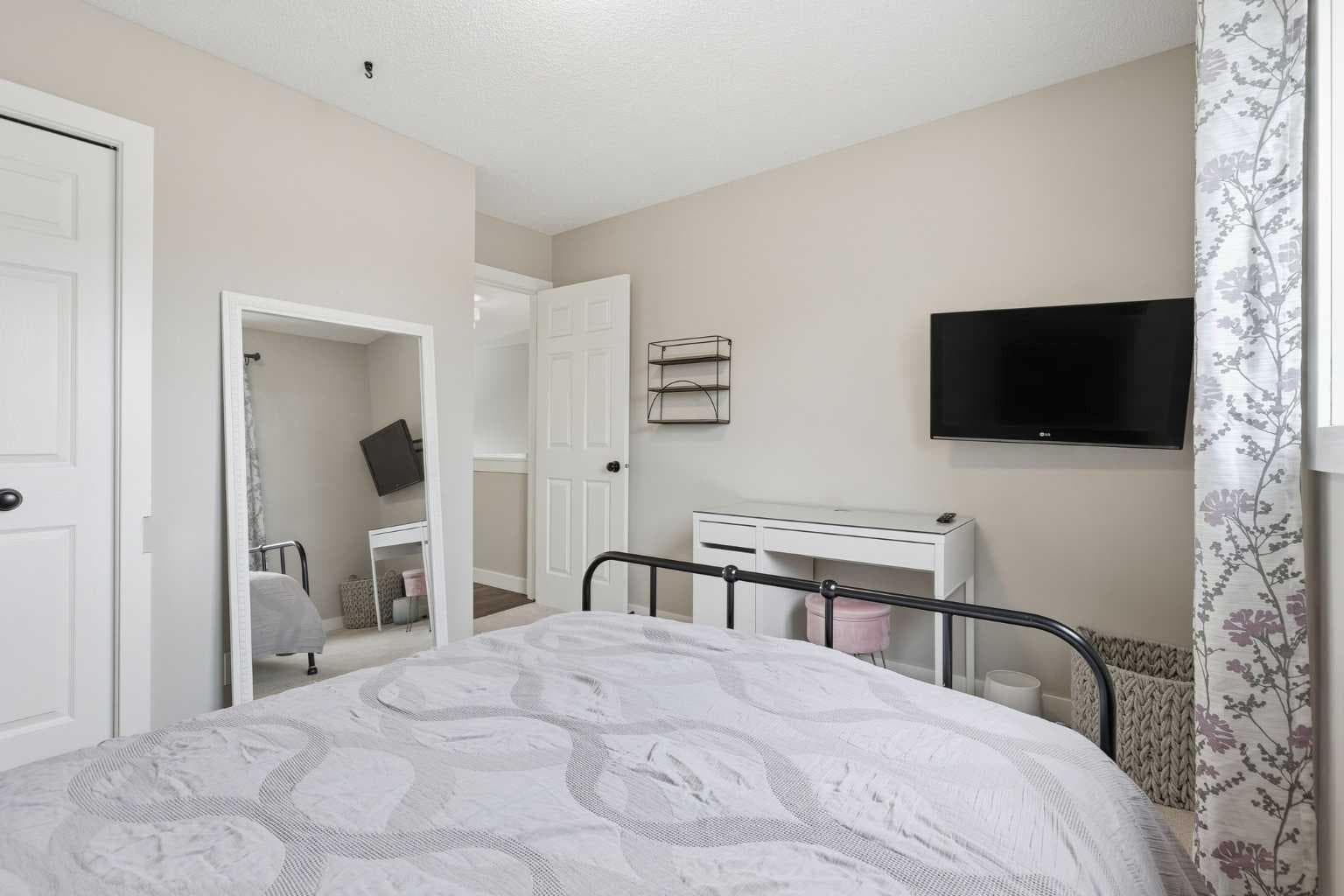 76 Douglas Park Boulevard SE